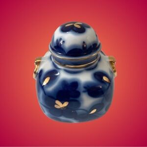 Beautiful Vtg Lomonosov porcelain blue white lidded jar Russia